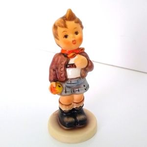 Hello cheeky fellow #5541 Hummel club